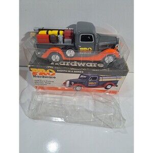 Crown Premium 1:24 Scale Die Cast Pro Hardware 1937 Ford Pickup Truck w/box